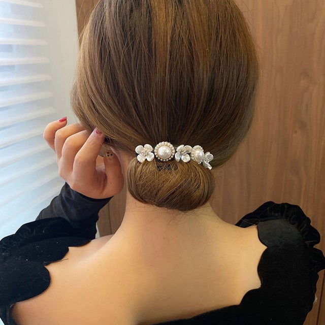 シニヨン ヘアアレンジ レディース