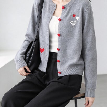 ハートワンポイントニットカーディガン秋冬 （レッド）｜詳細画像