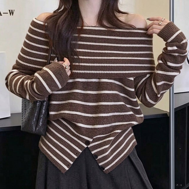 オフショルダーボーダーニット裾ボタン秋服 （ブラウン）