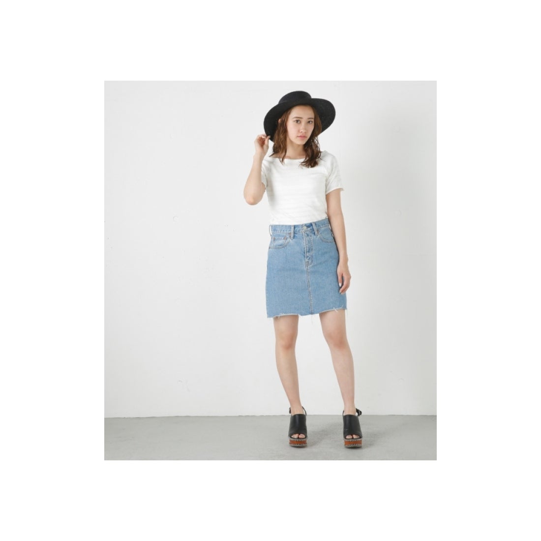 MOUSSY moussy シャーリングオフショルダートップス ホワイト 