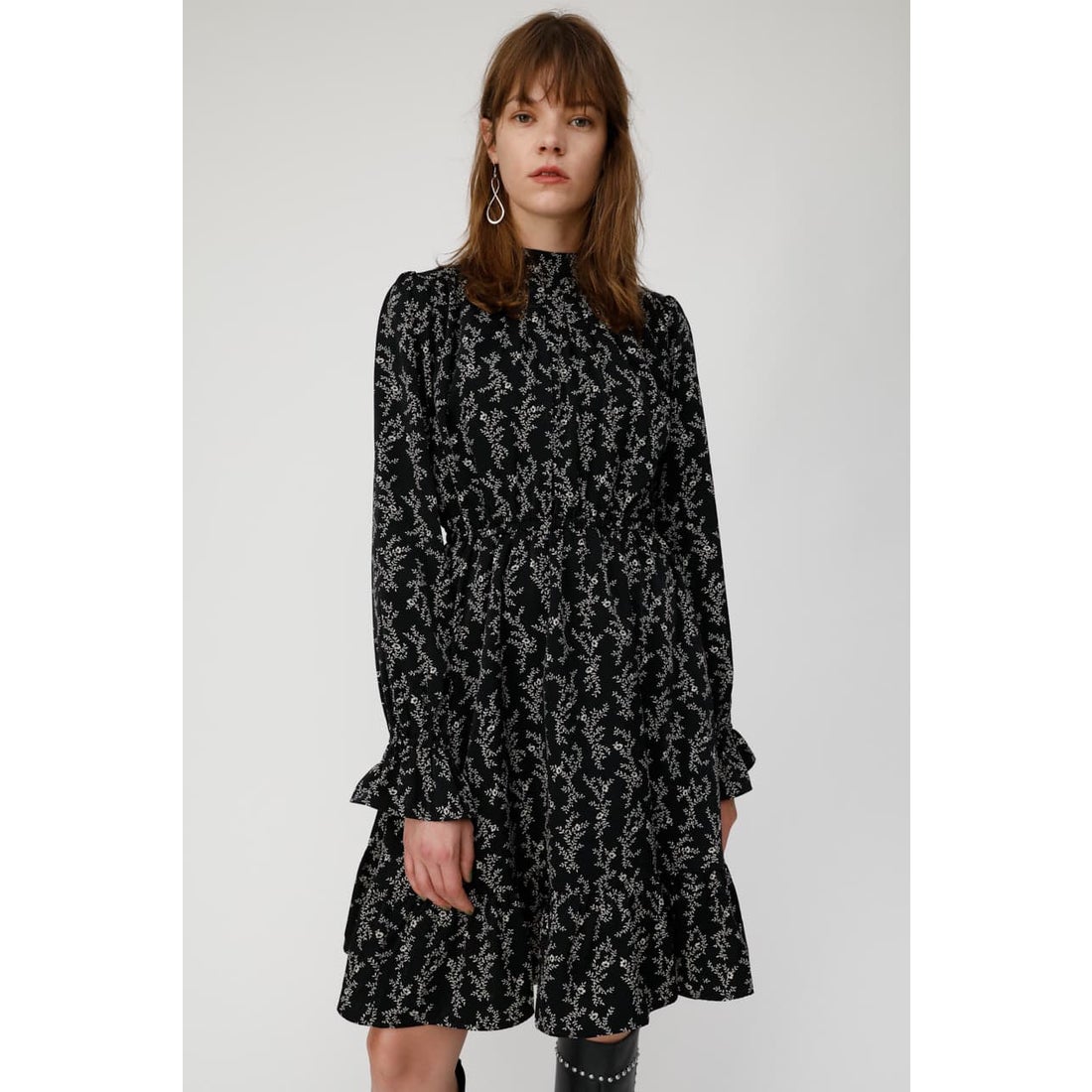 MOUSSY マウジー moussy IVY FLOWER GATHER DRESS （ライトベージュ 