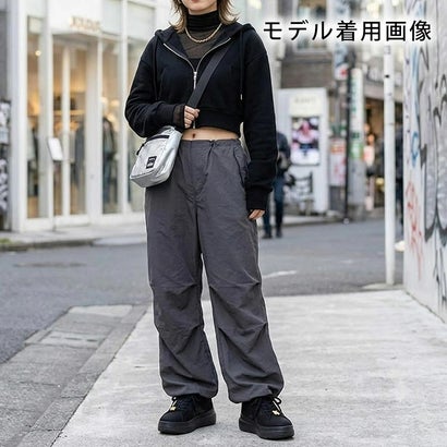 ゴールドエルクチャーム付きラインスニーカー （シロ）｜詳細画像