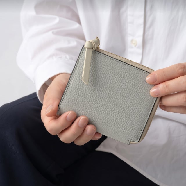 シュリンクレザー シボ革 L字ファスナー コンパクト ミニ 二つ折り財布 （ライトグレー）