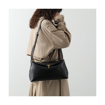 Toteme ハンドバッグ T-LOCK WLGBG417 LE0025 （001/BLACK-ブラック）｜詳細画像