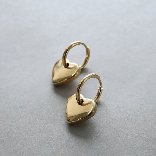 ピアス 金属アレルギー対応 フープピアス ハートピアス つけっぱなし 18k シンプル 人気 上品 レディース アクセサリー 女性 大人 彼女 誕生日 プレゼント おしゃれ （ゴールド）