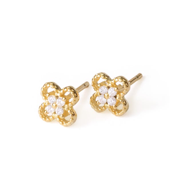 ピアス 金属アレルギー対応 ダイヤ クローバー 四つ葉 小ぶり つけっぱなし 18k シンプル 仕事 結婚式 上品 ゴールド シルバー （ゴールド）