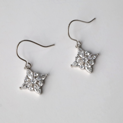フローズンブルームピアス【S925フック / 金属アレルギー対応】 （シルバー）｜詳細画像