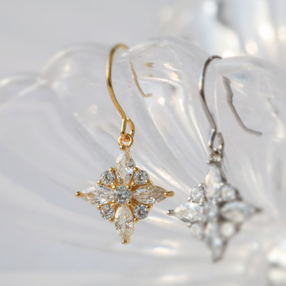 フローズンブルームピアス【S925フック / 金属アレルギー対応】 （シルバー）｜詳細画像