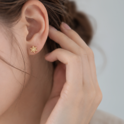 スノーヴェールピアス【S999ポスト / 金属アレルギー対応】 （ゴールド）｜詳細画像