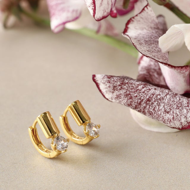 ピアス 金属アレルギー対応 フープピアス つけっぱなし 18k シンプル 仕事 人気 上品 パーティー 大人 誕生日 プレゼント （ゴールド）