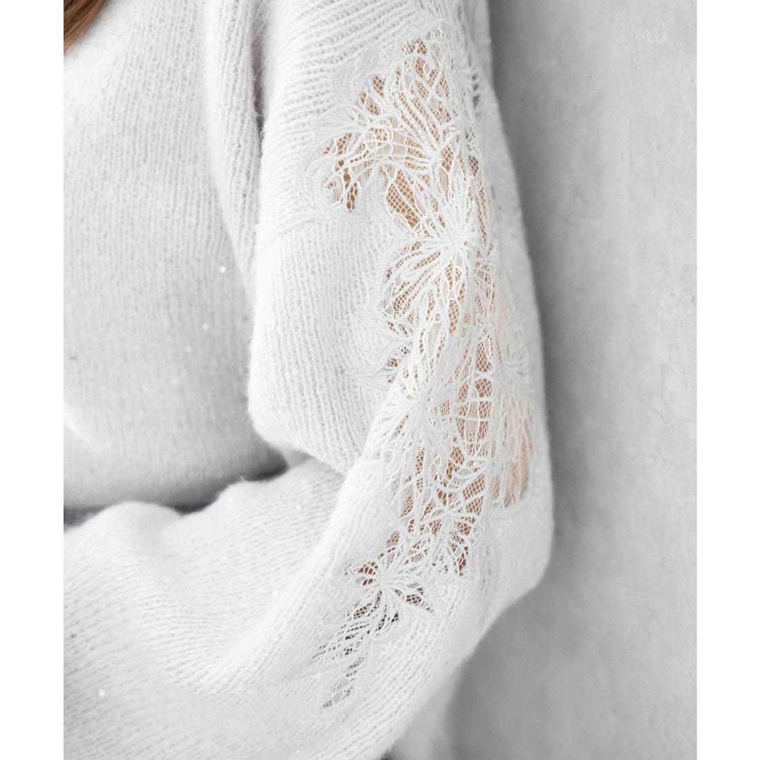 ノエラ NOELA スパンコール刺繍ニット （ライトグレー） -ファッション