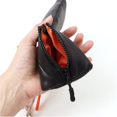 バックヤードファミリー BACKYARD FAMILY KiU キウ PUFFY MINI POUCH & STRAP （955.シルバー）｜詳細画像