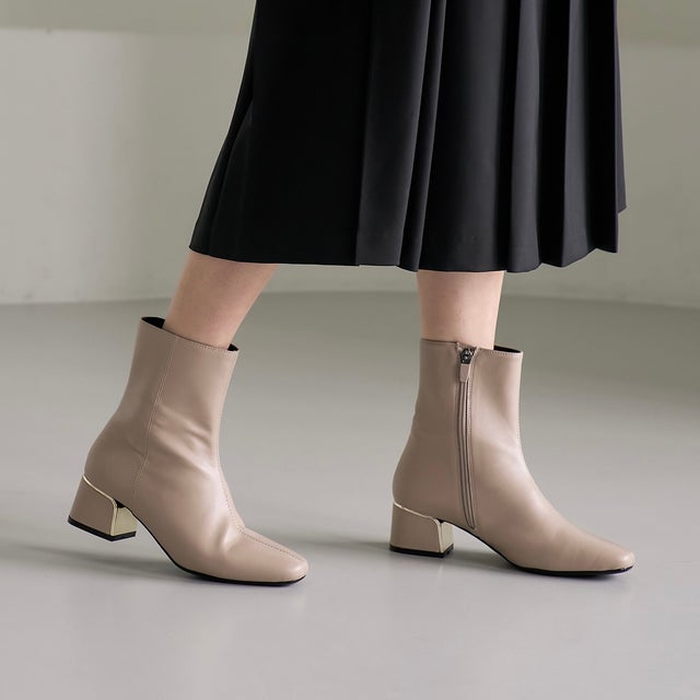 
                    Unique Chunky Heel Ankle Boots （BEIGE）
