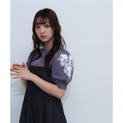 ナチュラルビューティーベーシック NATURAL BEAUTY BASIC フラワー刺繍パフスリーブニット （チャコール1）｜詳細画像