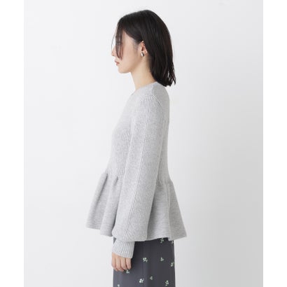 ナチュラルビューティーベーシック NATURAL BEAUTY BASIC フォルムペプラムニット （ライトグレー系2）｜詳細画像