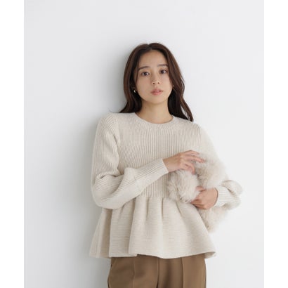 ナチュラルビューティーベーシック NATURAL BEAUTY BASIC フォルムペプラムニット （ベージュ系2）｜詳細画像