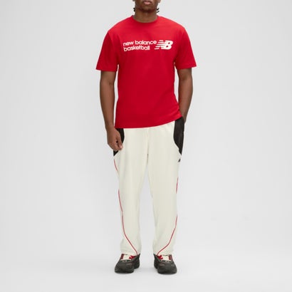 ニューバランス New Balance バスケットボールロゴグラフィックTシャツ（Basketball Logo Graphic T-Shirt） （RED）｜詳細画像