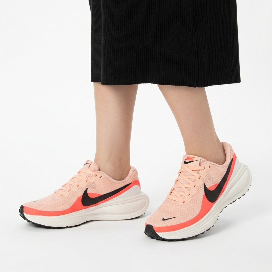 ナイキ NIKE レディース スニーカー ランニング REVOLUTION 8 HJ8485