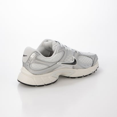 ナイキ NIKE V5 RNR Premium （ホワイト）｜詳細画像
