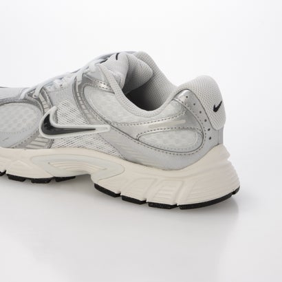 ナイキ NIKE V5 RNR Premium （ホワイト）｜詳細画像