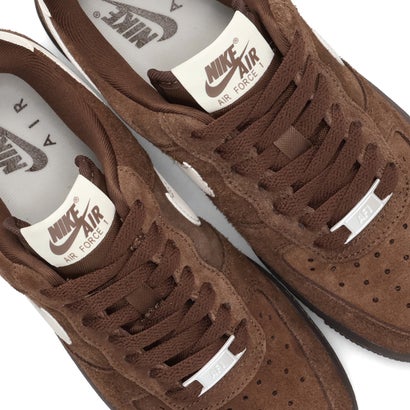 ウィメンズ エアフォース1 07 スエード スニーカー レディース WMNS AIR FORCE 1 07 SUEDE ブラウン IQ0136-200 （MMM）｜詳細画像