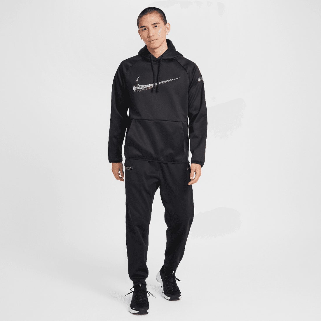 NIKE ナイキ Therma-FIT グラフィック プルオーバー フーディ(ブラック