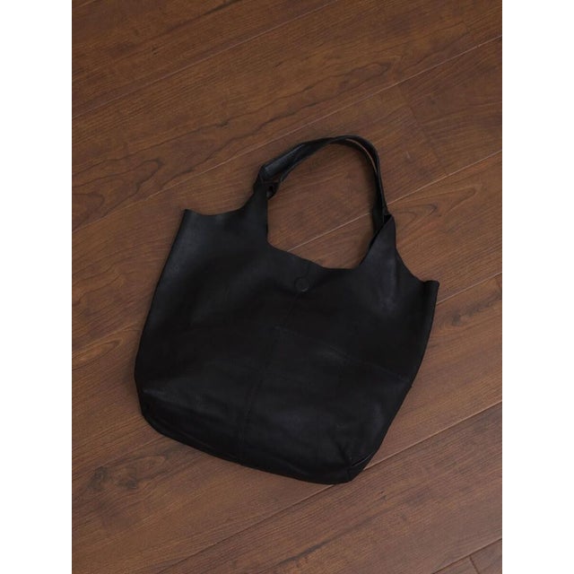 THIN LEATHER SMOOTH HANDBAG （ブラック）