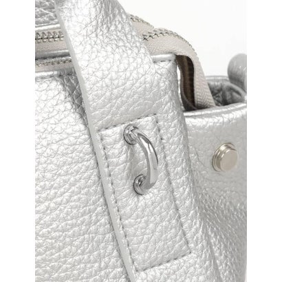 ヌエール nouer チャーム付きフェイクレザー2wayバッグ（silver,light gray,dark brown,khaki) （カーキ）｜詳細画像