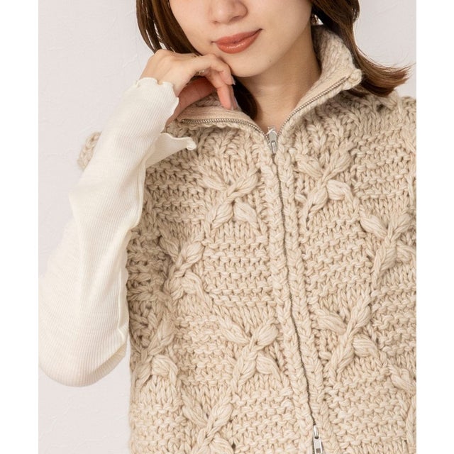＜TORRAZZO DONNA＞Chunky Cable Knit Vest （ベージュ）