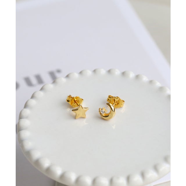 [silver925]星と月のスタッドピアス〈金属アレルギー対応〉 （ゴールド）