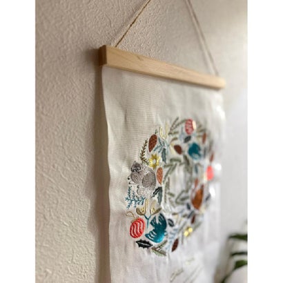 ◆【クリスマス】松尾ミユキ 刺繍タペストリー （アイボリー(904)）｜詳細画像