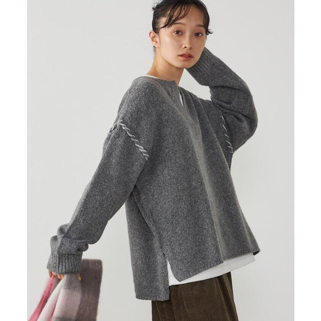 【セットアイテム】キーネックニット＋Tシャツ （グレー）