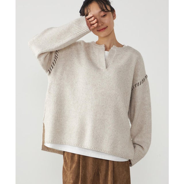 【セットアイテム】キーネックニット＋Tシャツ （アイボリー）
