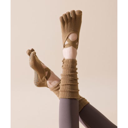 オシャレボ OSYAREVO 【ネット限定】ヨガ ピラティス ソックス 靴下 5本指 レッグウォーマー付き yoga （キャメル）｜詳細画像