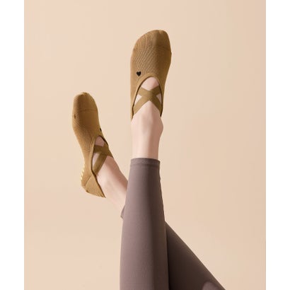 オシャレボ OSYAREVO 【ネット限定】ヨガ ピラティス ソックス 靴下 5本指 リブ スリークォーター yoga （キャメル）｜詳細画像