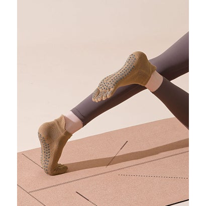 オシャレボ OSYAREVO 【ネット限定】ヨガ ピラティス ソックス 靴下 くるぶし クロスバンド yoga （キャメル）｜詳細画像