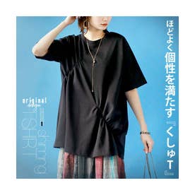 程よく個性を満たすくしゅっとシャーリングTシャツ （ブラック）