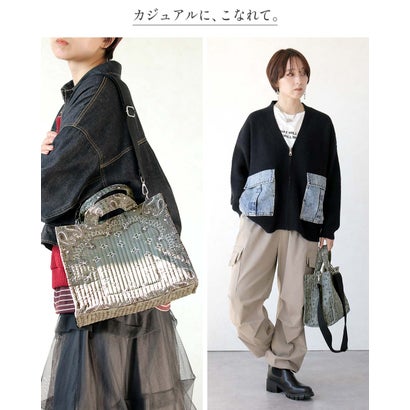 大人の装いに、柄をひとさじ。バンダナ柄 2WAYバッグ  （カーキ）｜詳細画像