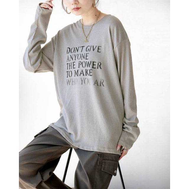 Tシャツ かすれロゴで、大人の抜け感。ヴィンテージロゴT 長袖 シアー 透け感 ゆったり 体型カバー （カーキ）