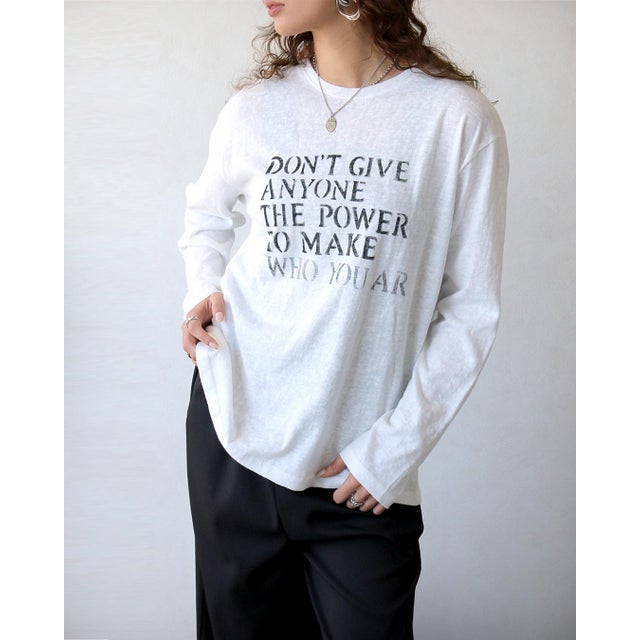Tシャツ かすれロゴで、大人の抜け感。ヴィンテージロゴT  （ホワイト）