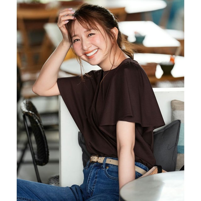 【シルクタッチさら魅せTシャツ】袖フレア プルオーバー （ブラウン）