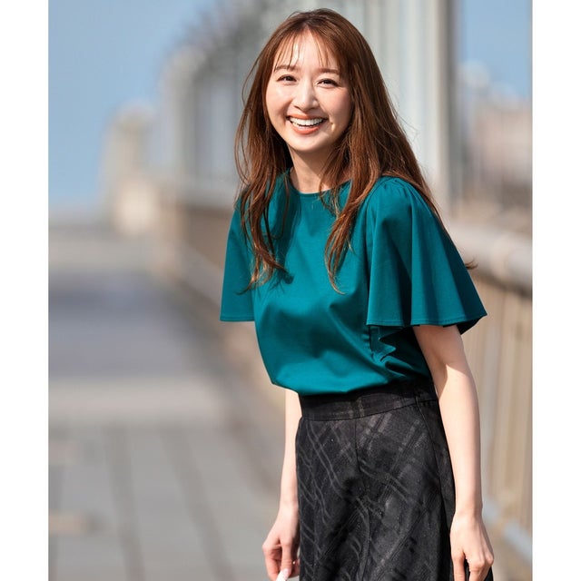 【シルクタッチさら魅せTシャツ】袖フレア プルオーバー （ダークグリーン）