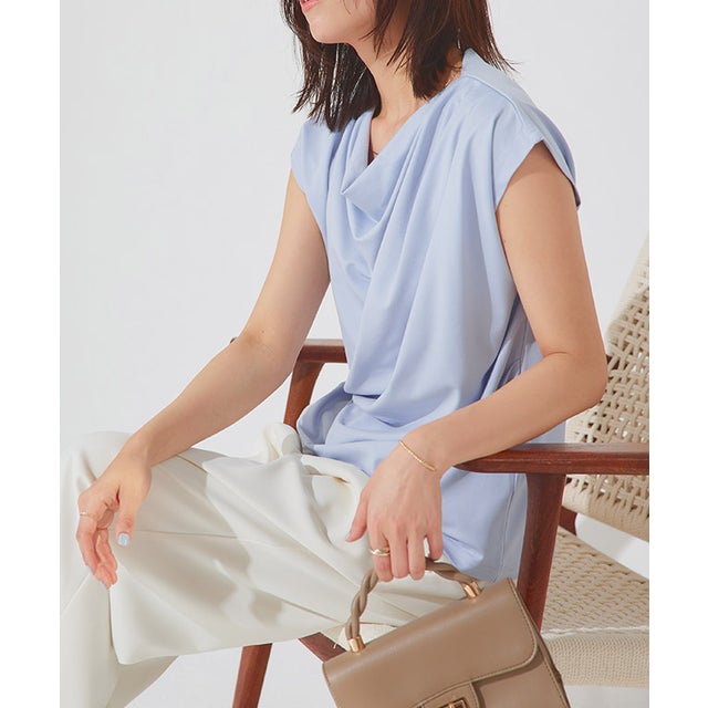 接触冷感ドレープフレンチスリーブTシャツ （ライトブルー）