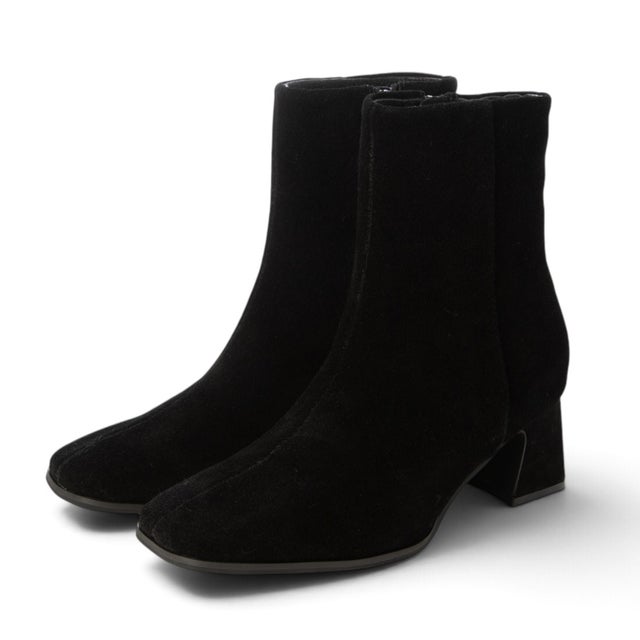 スクエアトウ撥水ショートブーツ （ブラックスウェード）