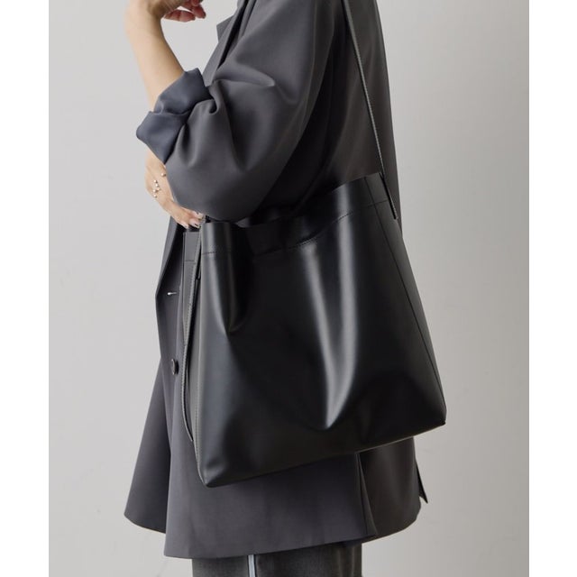 【ear PAPILLONNER】セミハードショルダーバッグLサイズ （black）