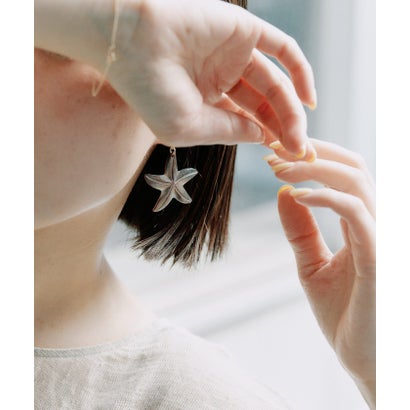 【ear PAPILLONNER】スターフィッシュピアス （white）｜詳細画像