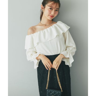 【La boutique BonBon】アシメワンショルブラウス （offwhite）｜詳細画像