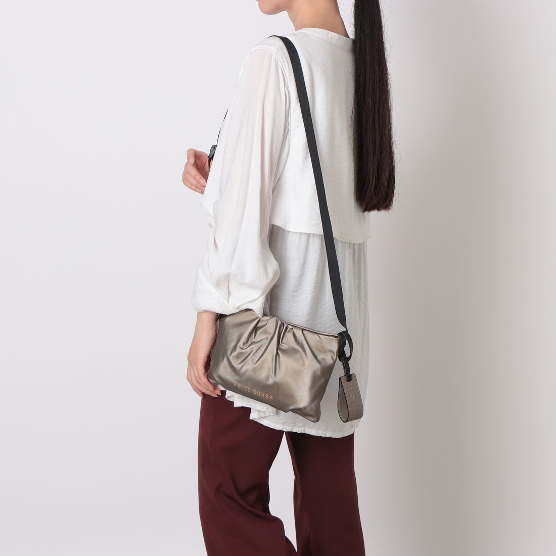 ペレボルサ PELLE BORSA ショルダーバッグ （ブラウン 