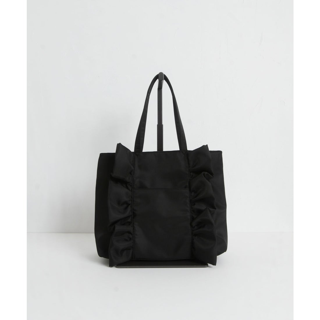 トッコクローゼット tocco closet フリルナイロントートバッグ