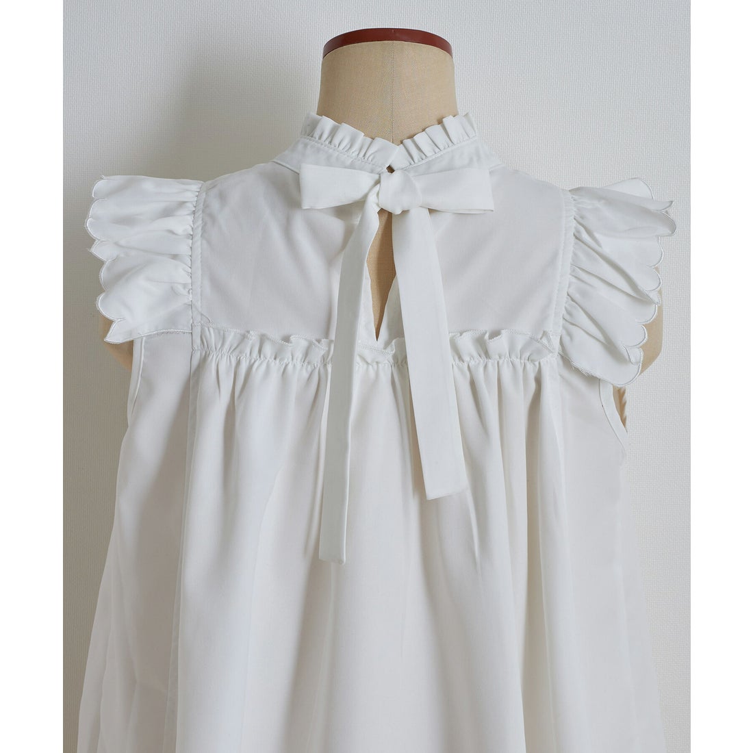 トッコクローゼット tocco closet 後ろリボン付きフリル×スカラップ 